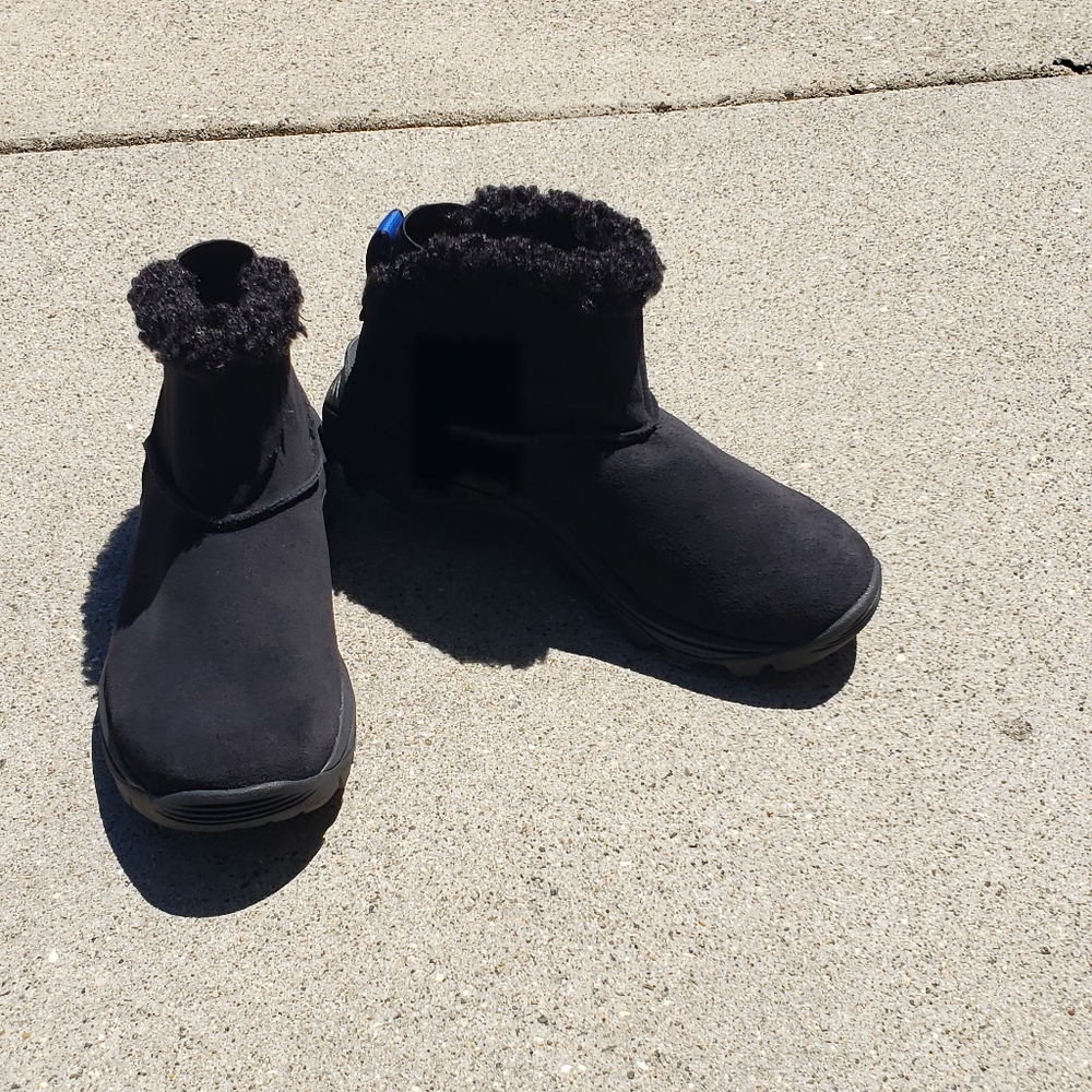 Merrell Icepack 2 Bluff Polar Waterproof Camel Ankle Booties with Black Fur